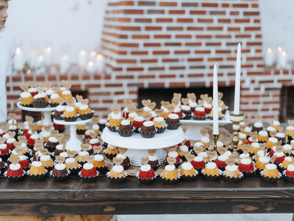 cupcakes at temecula wedding reception