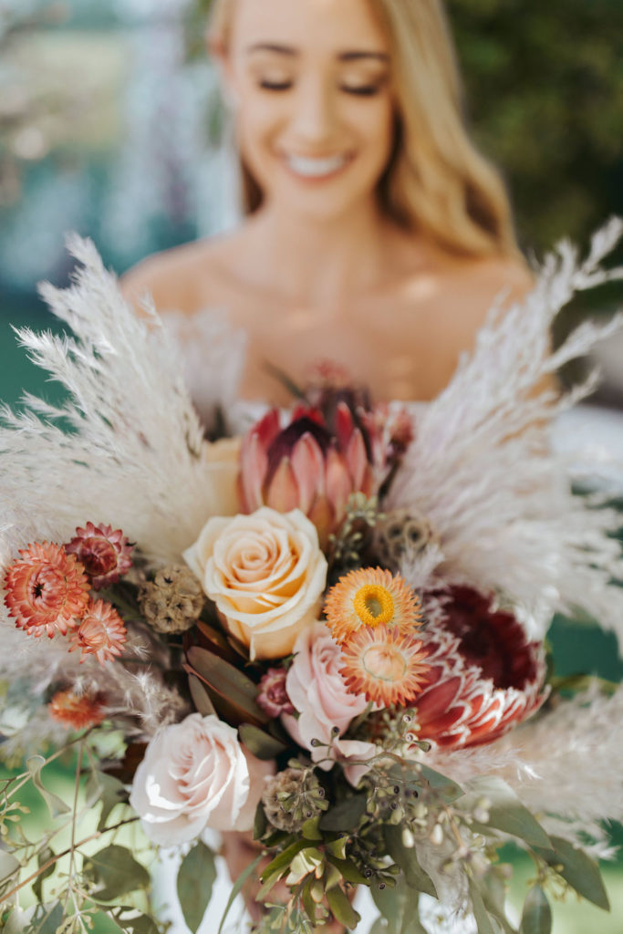 bridal portrait with bouquet in las vegas