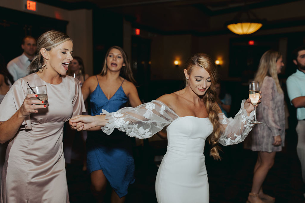 bride dancing with guests at las vegas reception
