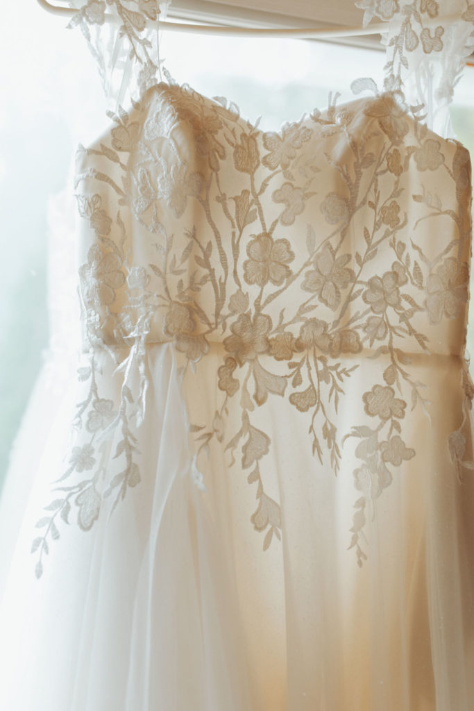 yosemite elopement wedding dress