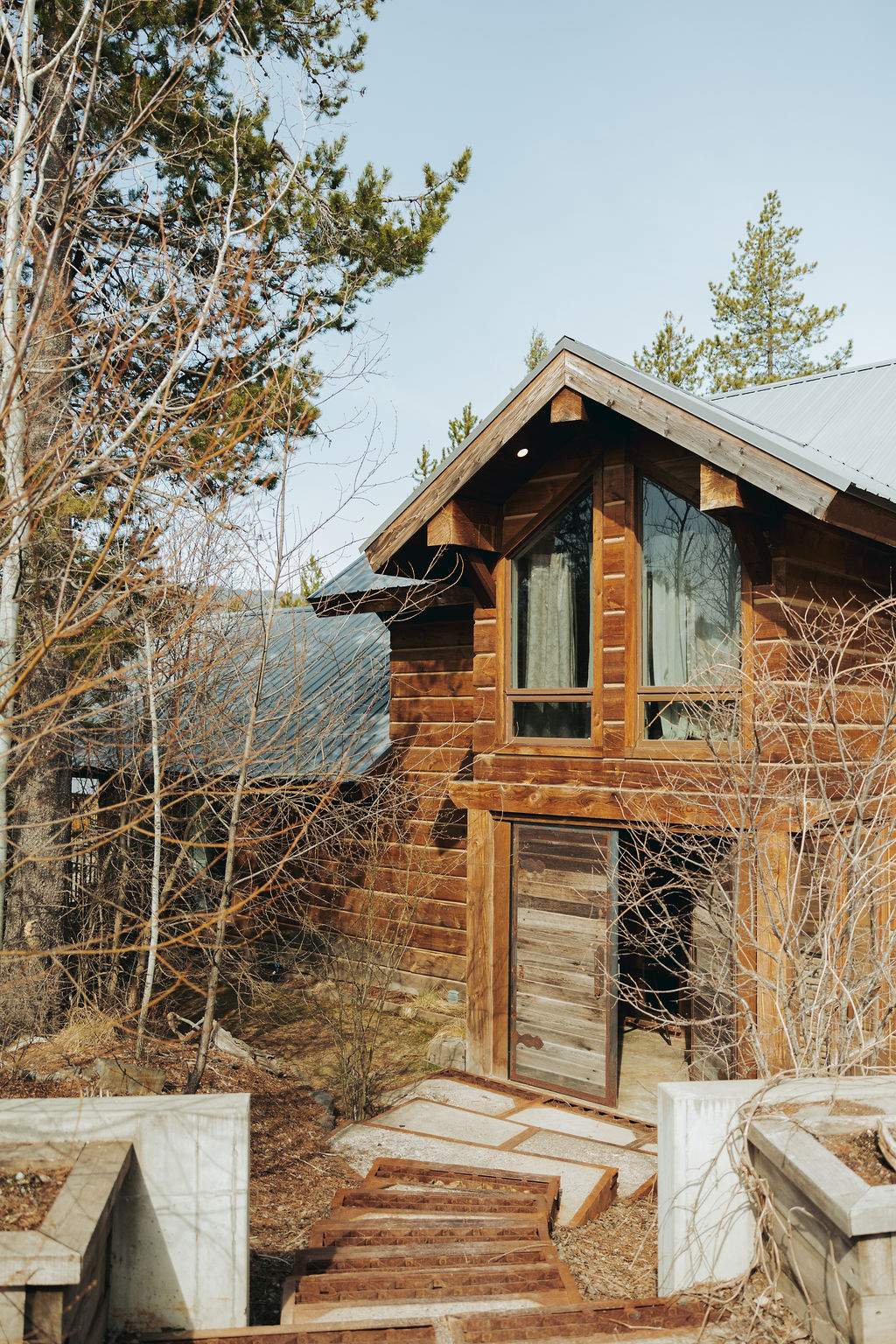 glacier national park cabin airbnb for wedding