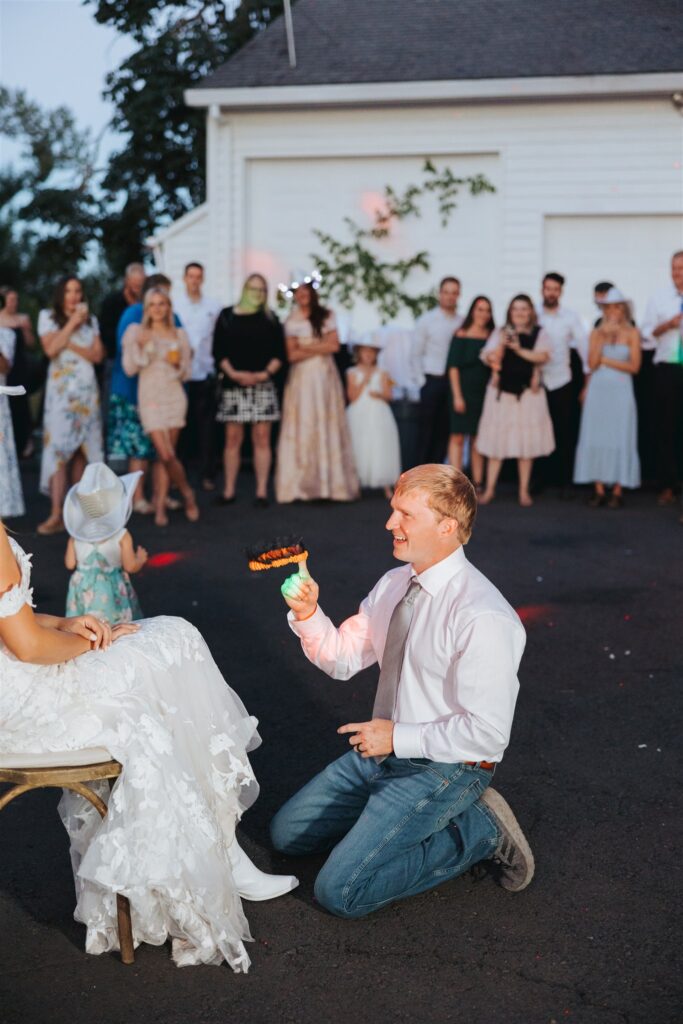 wedding garter toss in aurora, oregon